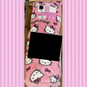 SOLD ✨Hello Kitty® by Sanrio® Ultra Fine Faux Fur Throw✨